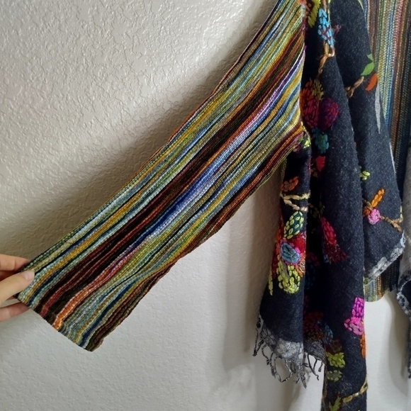 ANU Bohemian Art to Wear Shawl Wool Blend Embroidered Gypsy Open Coat Jacket S/M - Picture 4 of 9